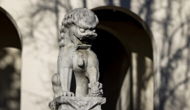 Meet the Fu Dogs that Guard Northeastern Oakland’s Art Museum