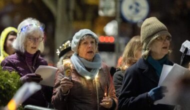 Faith leaders barred from vigils outside ICE building