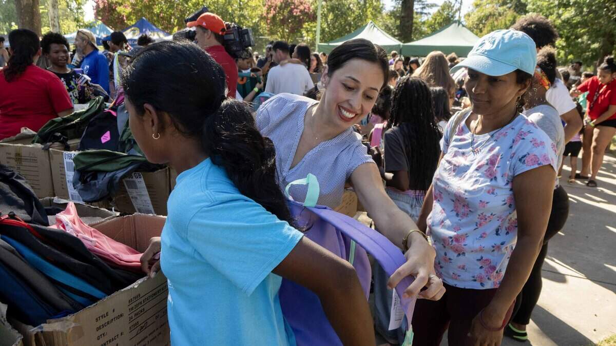 Sacramento CA families receive free school supplies