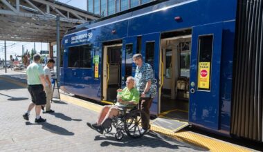 Grand jury finds Sacramento RT ignored disabled riders; RT refutes