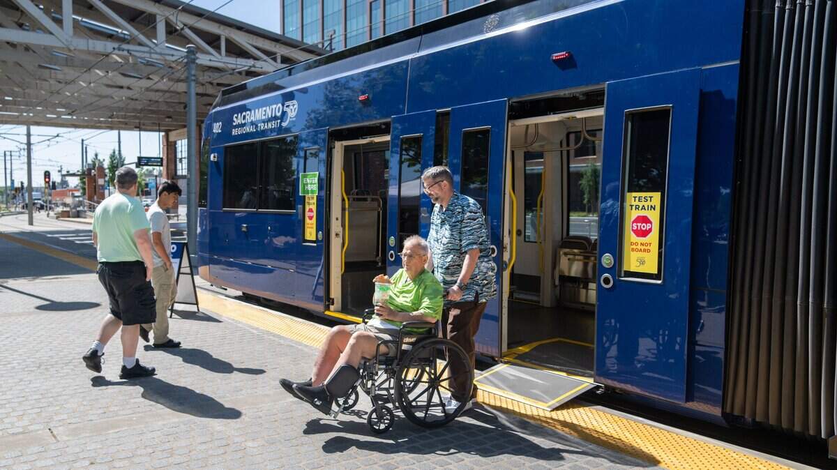 Grand jury finds Sacramento RT ignored disabled riders; RT refutes