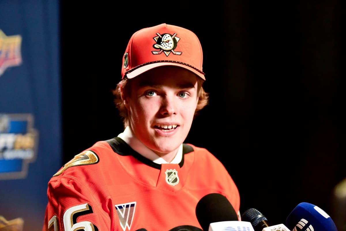 Ducks sign top prospect Nikita Klepov to entry-level contract