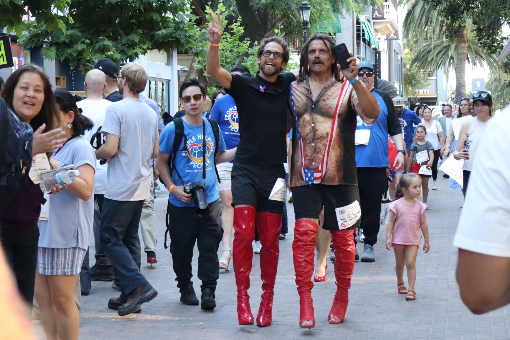San Jose men strut in heels for annual “Walk a Mile in Their Shoes” – The Mercury News