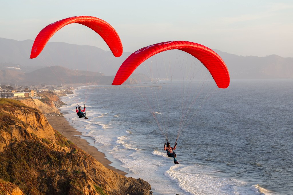 Paraglider rescued after crashing into Daly City cliff