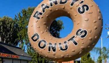 Santa Clara: Randy's Donuts, the LA icon, will open Friday