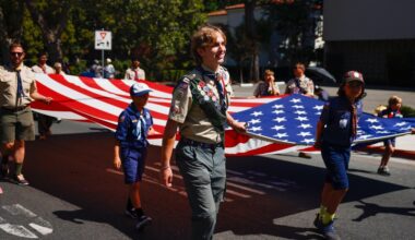 Photos: Rose, White & Blue parade winds through the Rose Garden