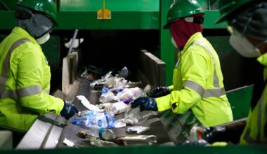 Plastic wrap and other items San Jose says residents should keep out of recycling bins – The Mercury News