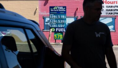 As California’s gas taxes rise, drivers understandably feel ripped off – Orange County Register