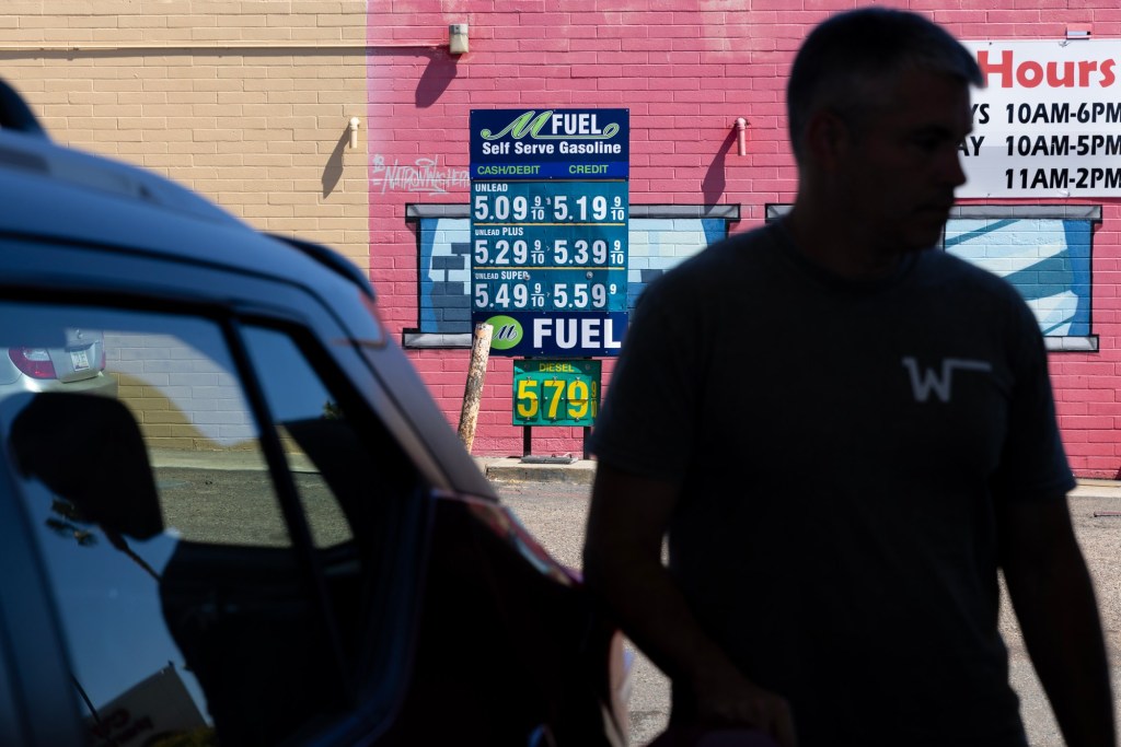 As California’s gas taxes rise, drivers understandably feel ripped off – Orange County Register