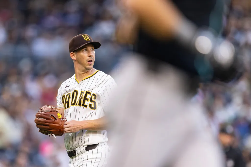 Padres routed by Diamondbacks to start crucial week