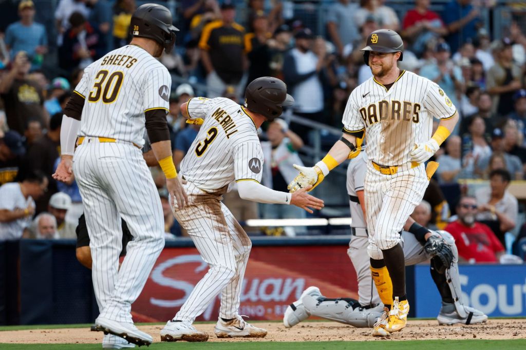 Jake Cronenworth's homer lifts Padres to win over Diamondbacks