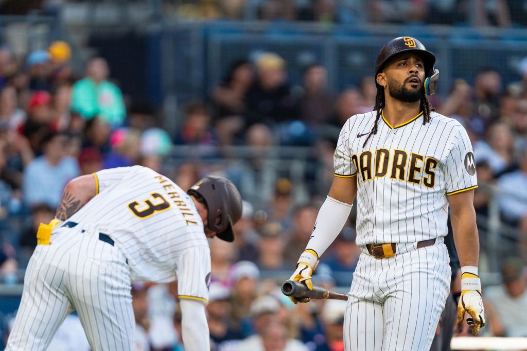 Manny Machado's homer not enough as Padres lose to D-backs, fall back under .500