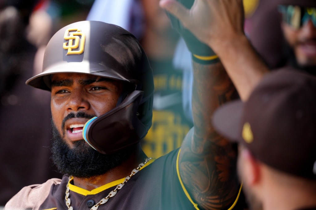 Padres pregame: Luis Rengifo moving up in order, Martin Perez starting for Braves