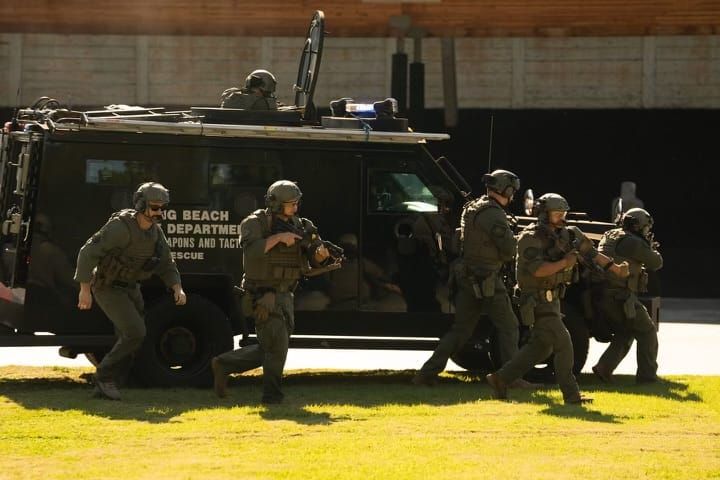 Teen arrested after 3-hour SWAT standoff in North Long Beach