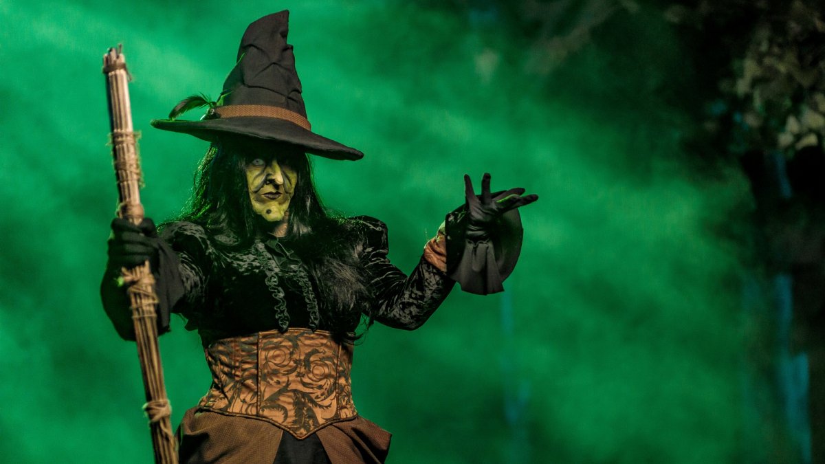 Knott’s Scary Farm tickets just eerily emerged from the mist – NBC Los Angeles