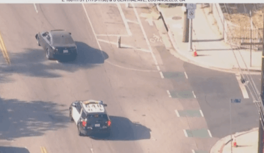 Pursuit of driver wanted for burglary and assaulting an officer ends in South LA – NBC Los Angeles