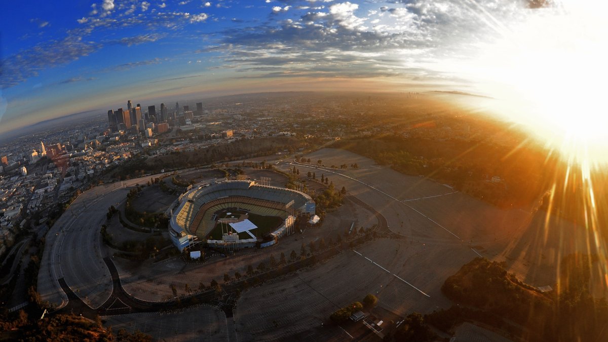 Bobbleheads, replica rings, more. See upcoming Dodgers giveaways – NBC Los Angeles