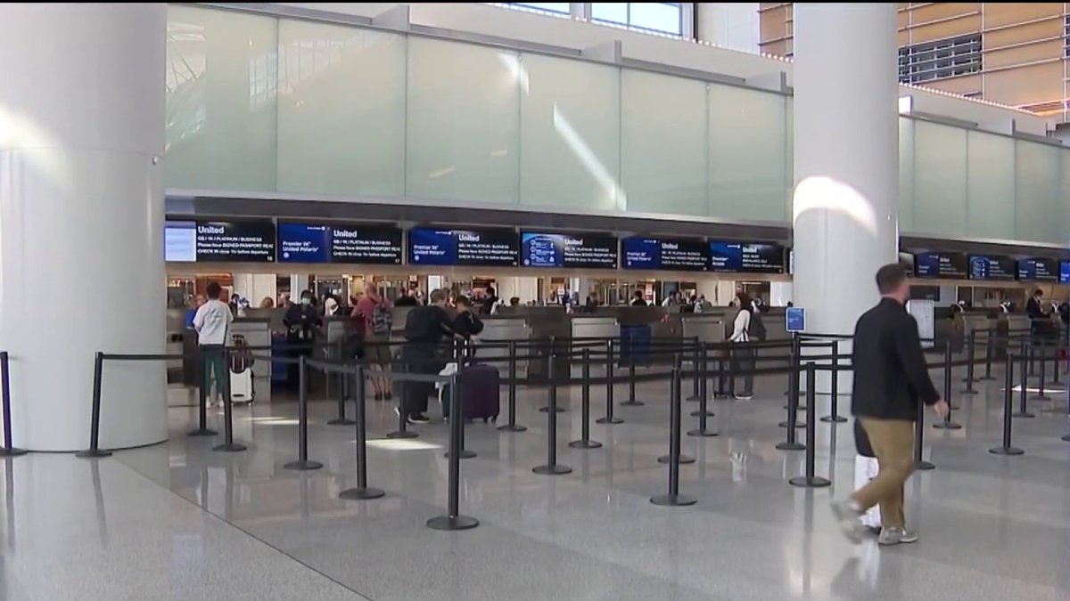 United Airlines worker threatens to call ICE on Bay Area family at SFO – NBC Bay Area