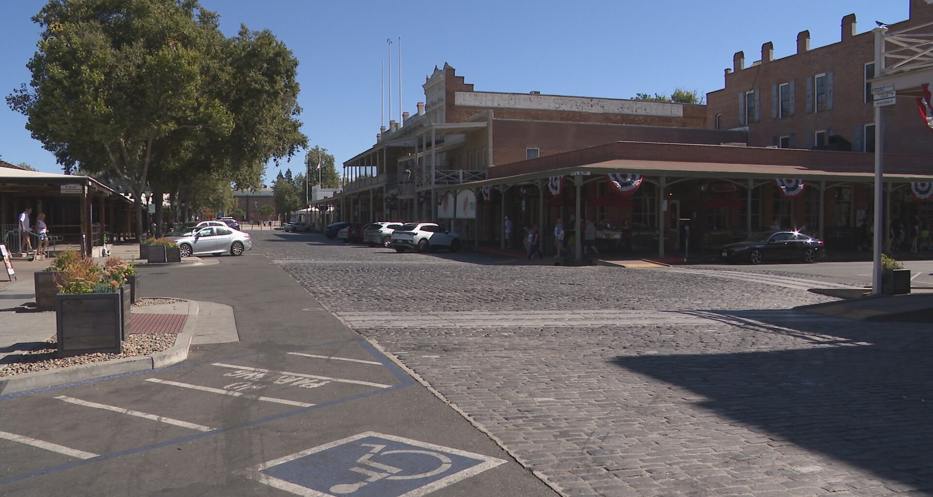 Five hospitalized after Old Sacramento stabbing; 18-year-old arrested