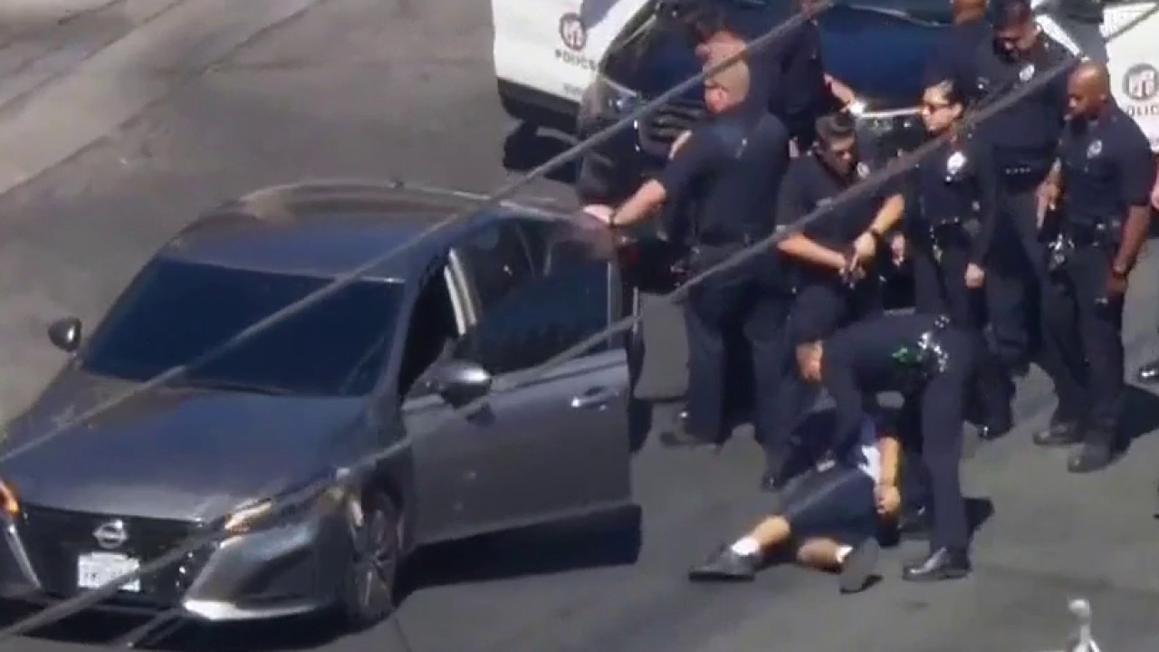 Brief police chase in North Hills
