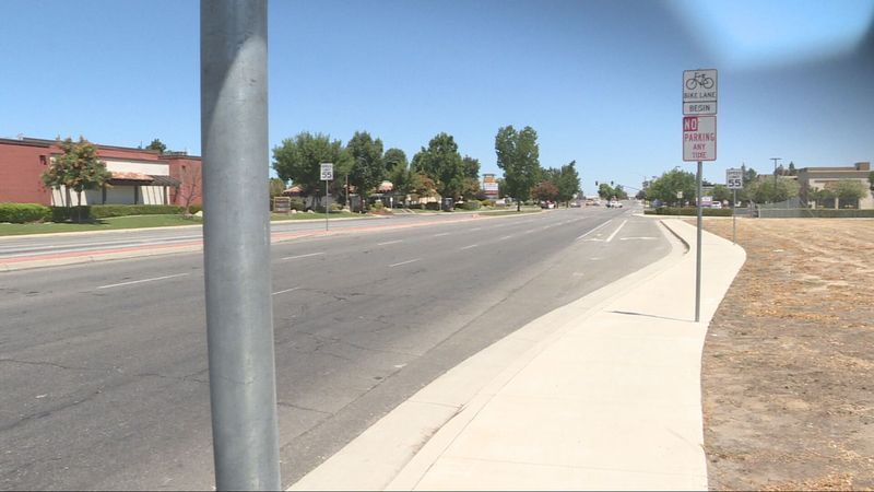 Coffee Road between Stockdale Highway and Truxtun Avenue closed due to a gas leak in the area Thursday morning. PHOTO: KBAK/KBFX