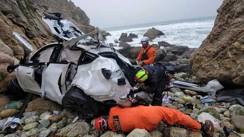Charges dismissed in California Tesla cliff crash case