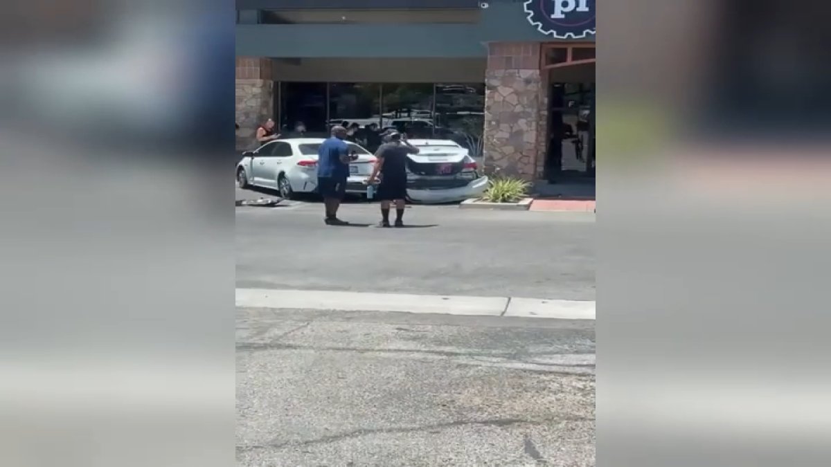 Driver suffers medical emergency, crashes into Planet Fitness – NBC Los Angeles