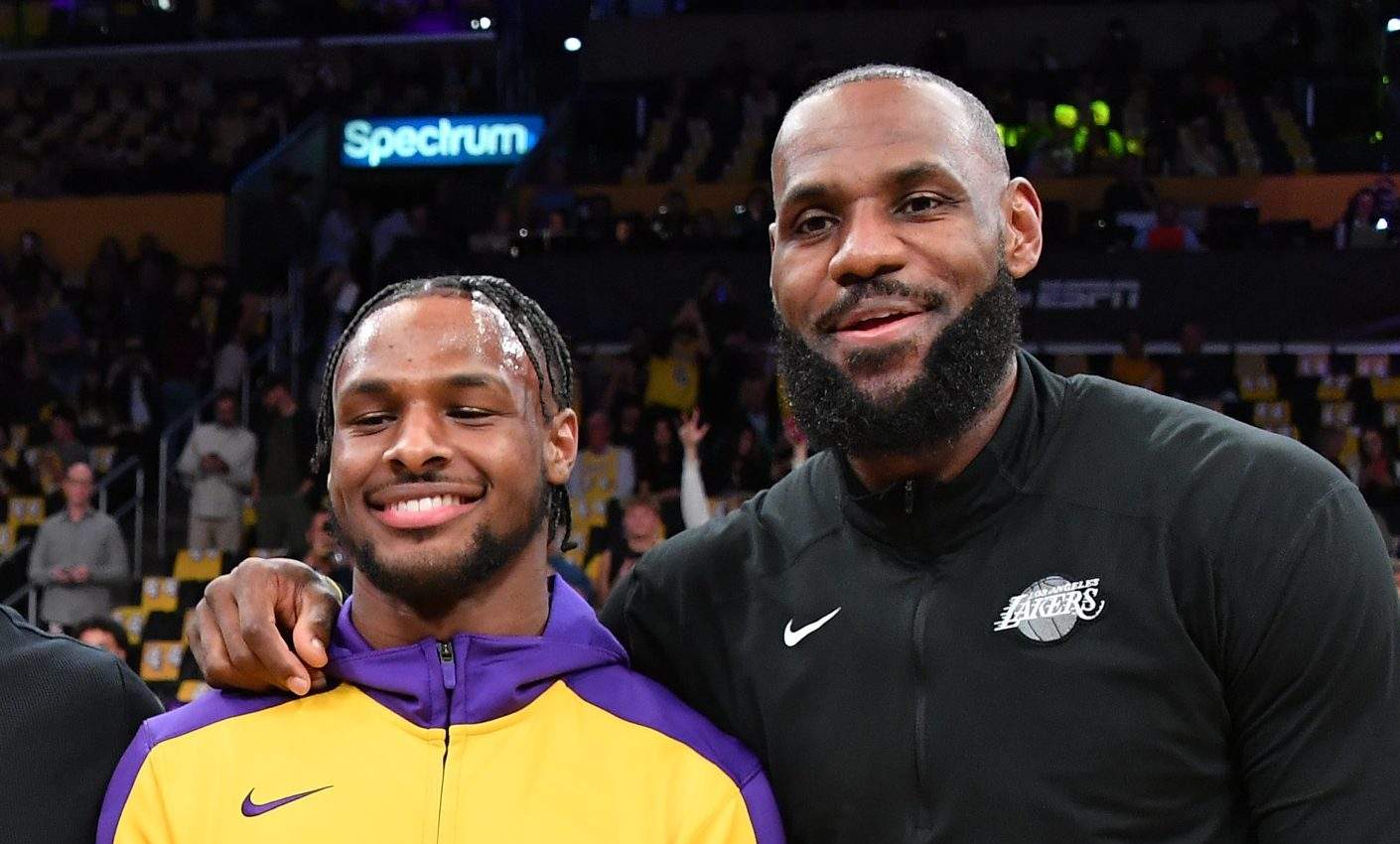 Celebrities At The Los Angeles Lakers Game