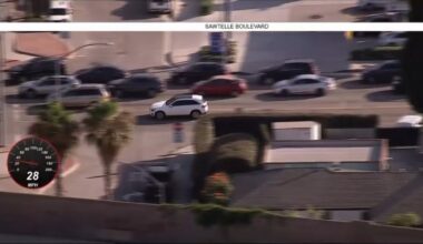 Driver of stolen vehicle frantically weaves through LA traffic in chase – NBC Los Angeles