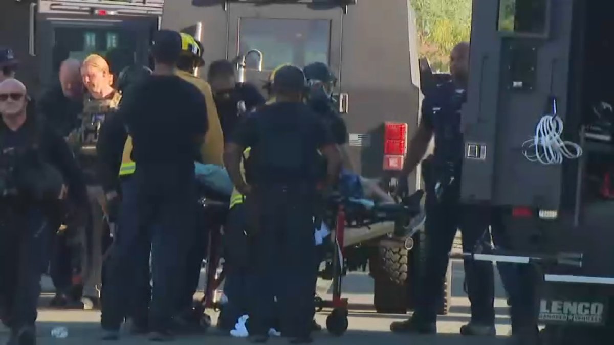 Man linked to Chatsworth standoff dies in custody, LAPD confirms – NBC Los Angeles