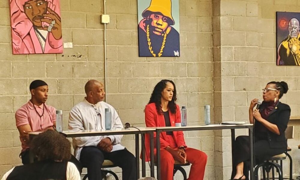 At Hella Bees venue in Oakland, Congresswoman Lateefah Simon Moderates the “A Voice for the People,” panel discussion. From left are: community advocates Dante Jones, Vincent O’ Bannon, San Francisco District Attorney Brooke Jenkins and Congresswoman Lateefah Simon. Photo by Carla Thomas.
