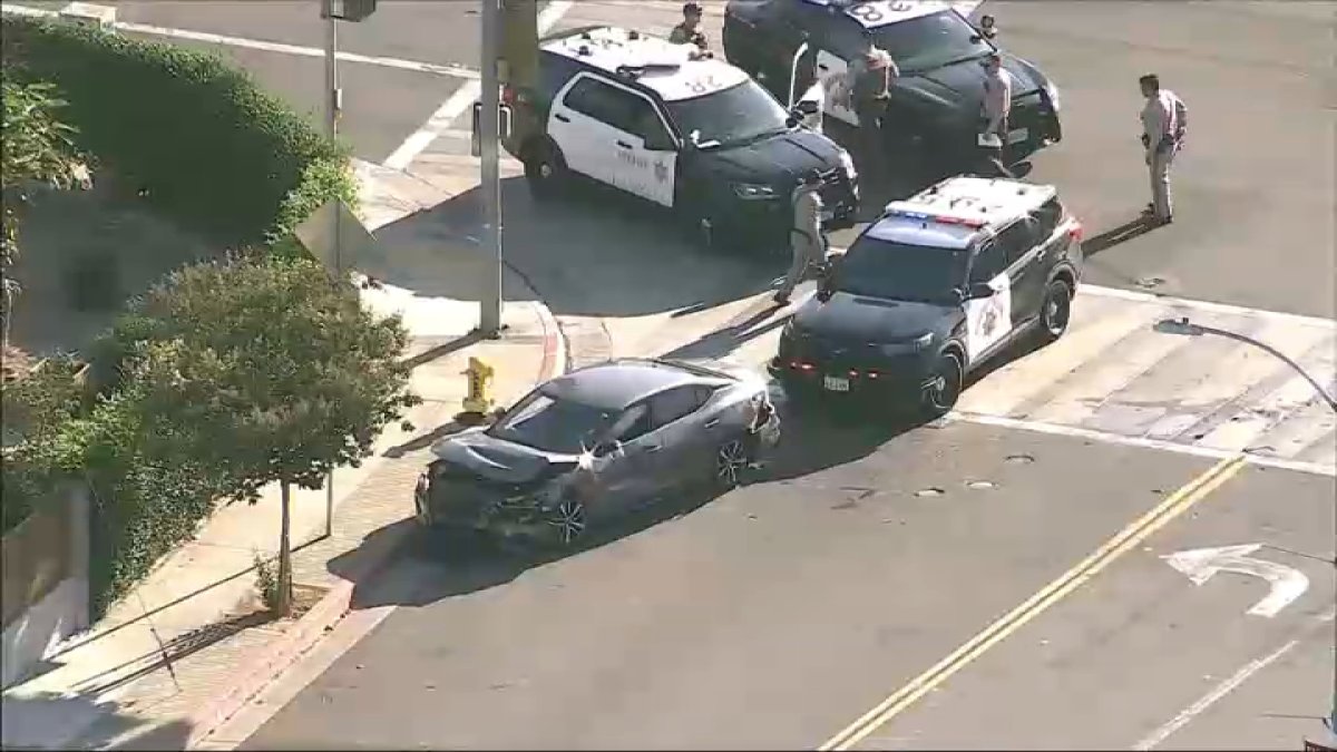 Suspected DUI driver crashes into bus during chase in Willowbrook – NBC Los Angeles