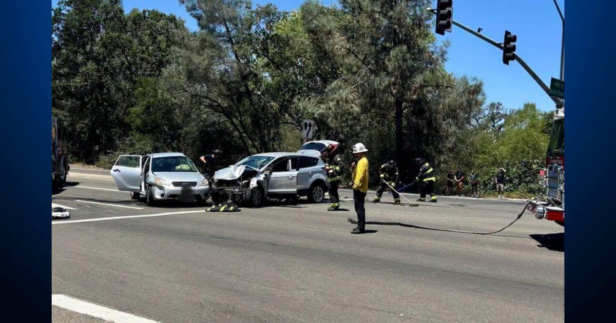 Crash near Browns Ravine injures 3 in El Dorado Hills