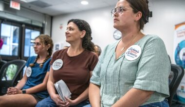 Parents push Long Beach Unified to limit screen use, technology in the classroom • Long Beach Post News