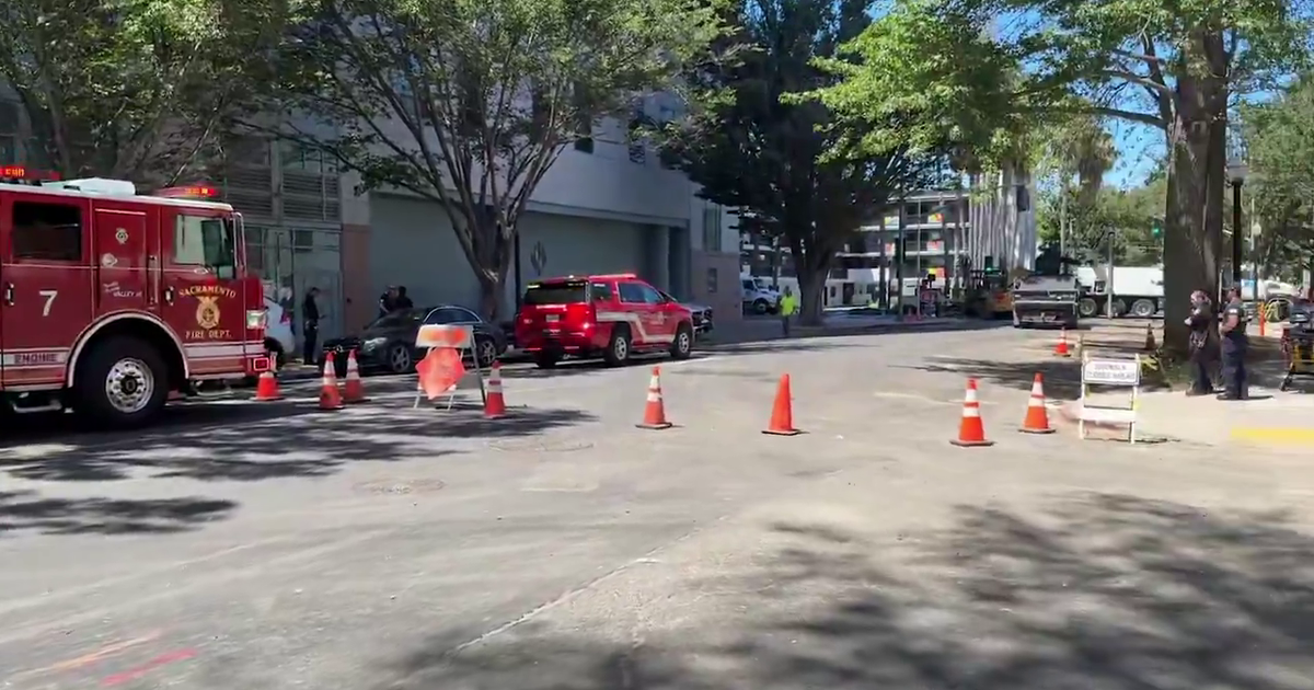 1,000 state workers in Sacramento evacuated after gas line struck during construction