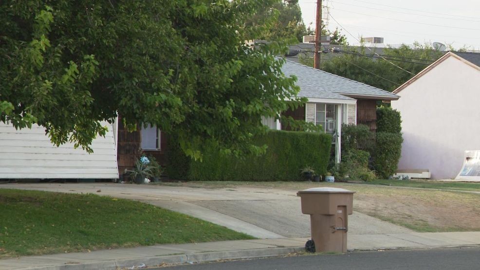 One dead, another hospitalized after early-morning stabbing in southwest Bakersfield (KBAK/KBFX)