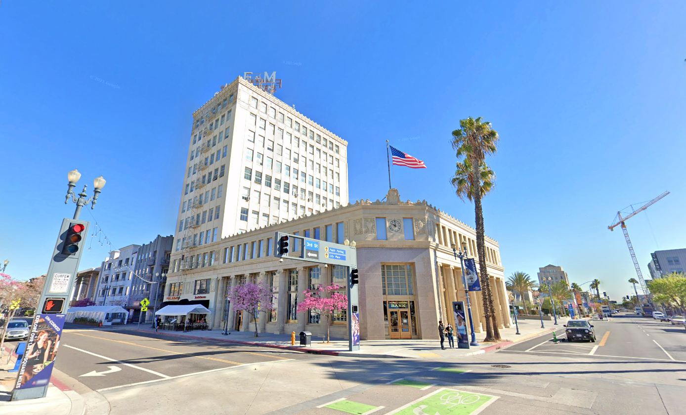 Farmers & Merchants Bank Gives Back to Long Beach Businesses