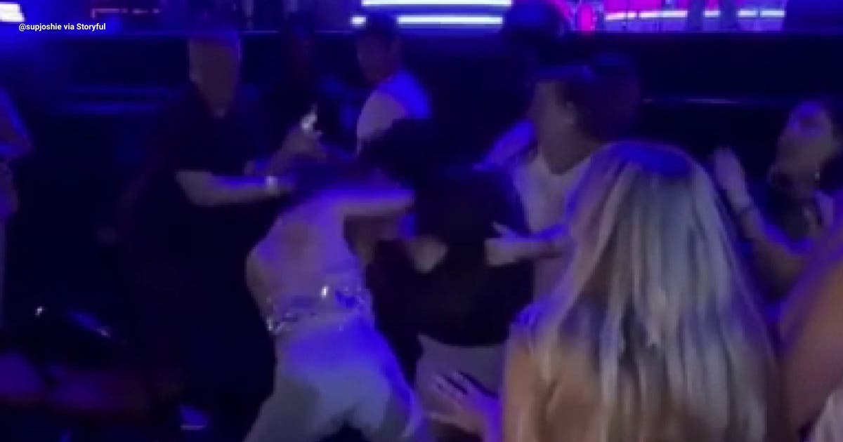Hilary Duff fans get into fight during 'Lizzie McGuire' star's Los Angeles concert