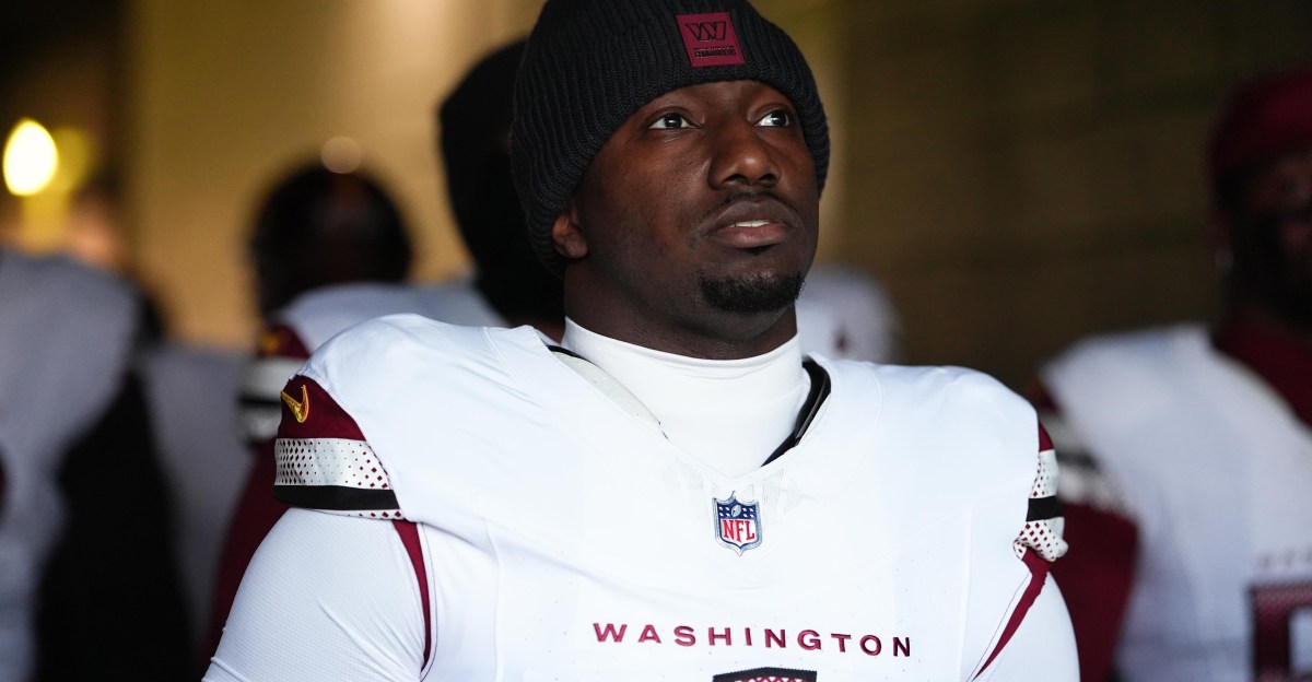 Deebo Samuel is back with the 49ers on a one-year deal