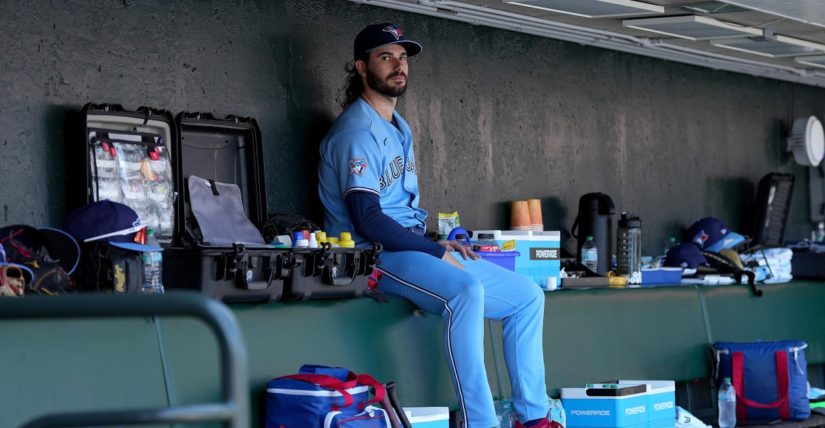 Dylan Cease takes no-hit bid into 9th as Blue Jays crush Giants