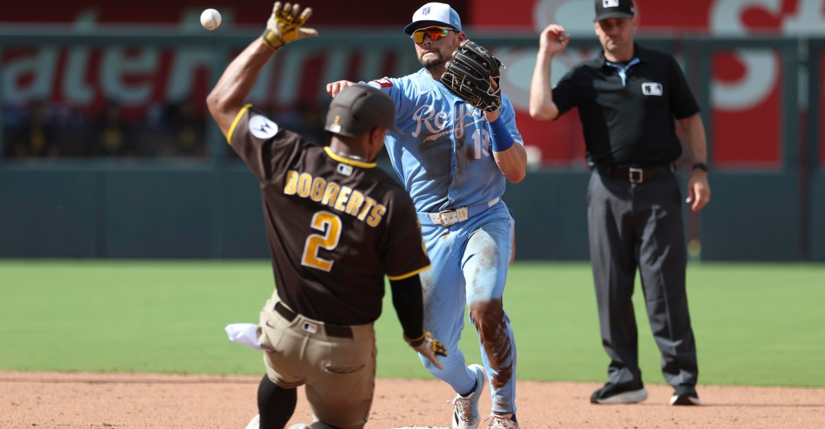 Padres regressing with back-to-back losses to Royals