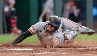 Giants lose to Royals 3-2 after failing to deploy bench