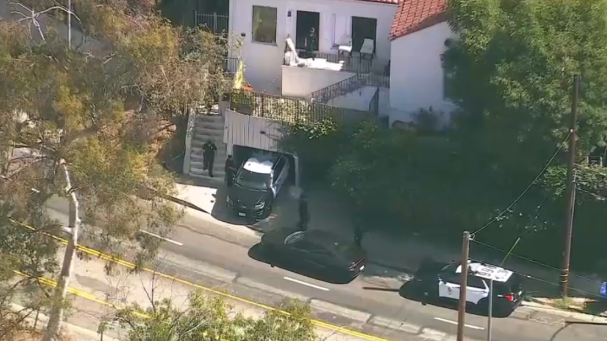 Man hospitalized in shooting at Hollywood Hills home – NBC Los Angeles