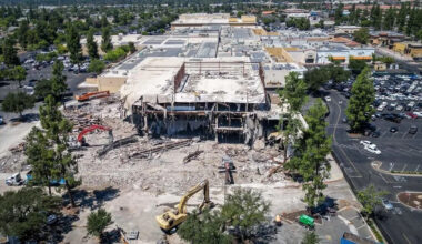 See the demolition of the old Gottschalks/Forever 21 at Fresno’s Fashion Fair
