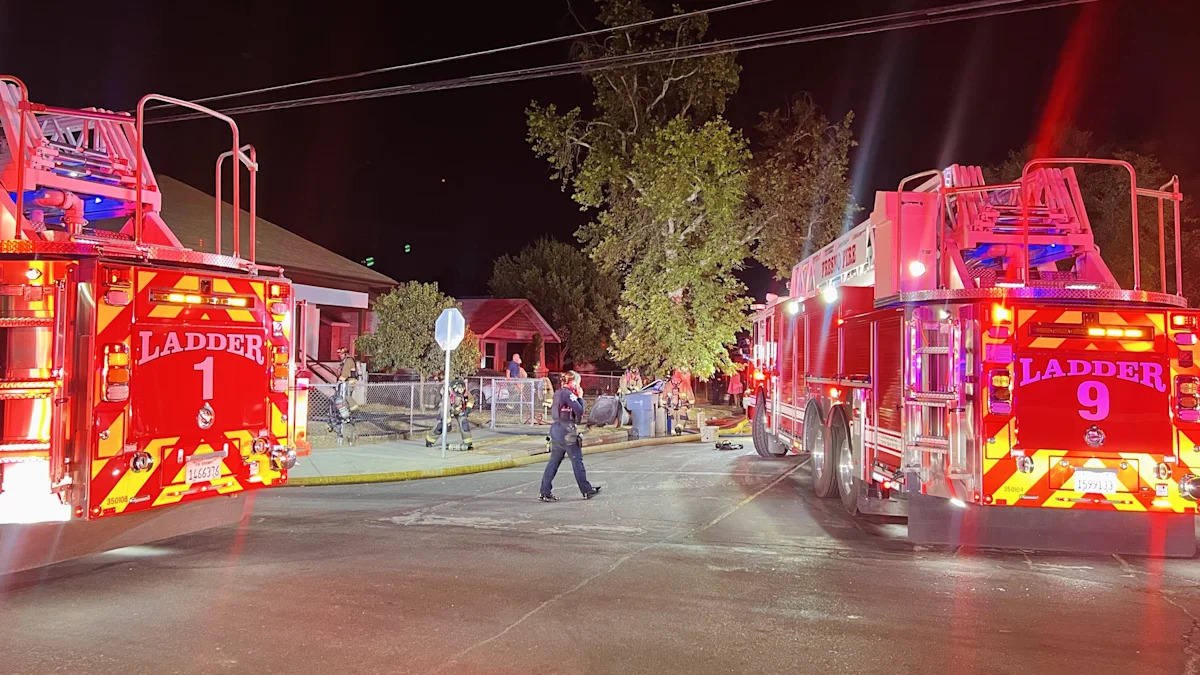 Fire damages 3 homes in Central Fresno, displaces 6 residents