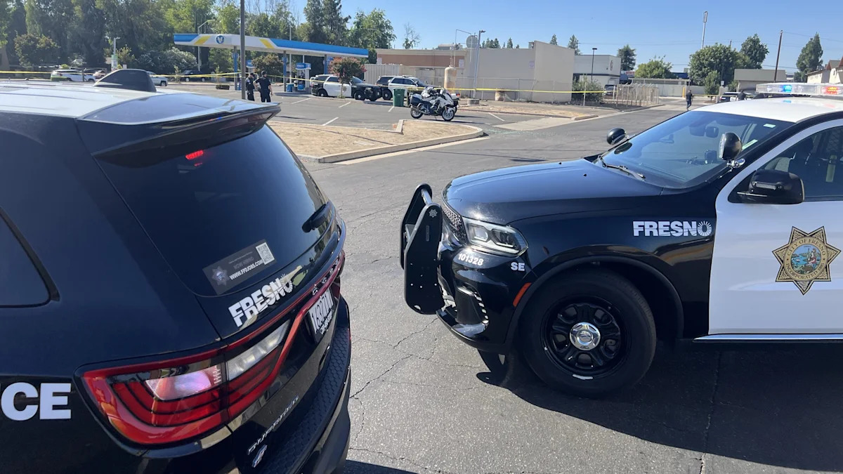 1 detained after gunfire erupts in southeast Fresno shopping center, police say