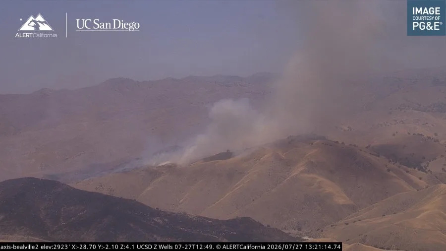 Fish Fire burns at least 950 acres east of Bakersfield, 0% containment; evacuation warnings issued: Cal Fire