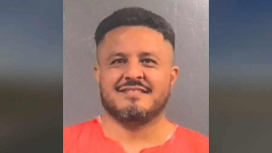 Escaped California prisoner who was captured in Mexico is at large again