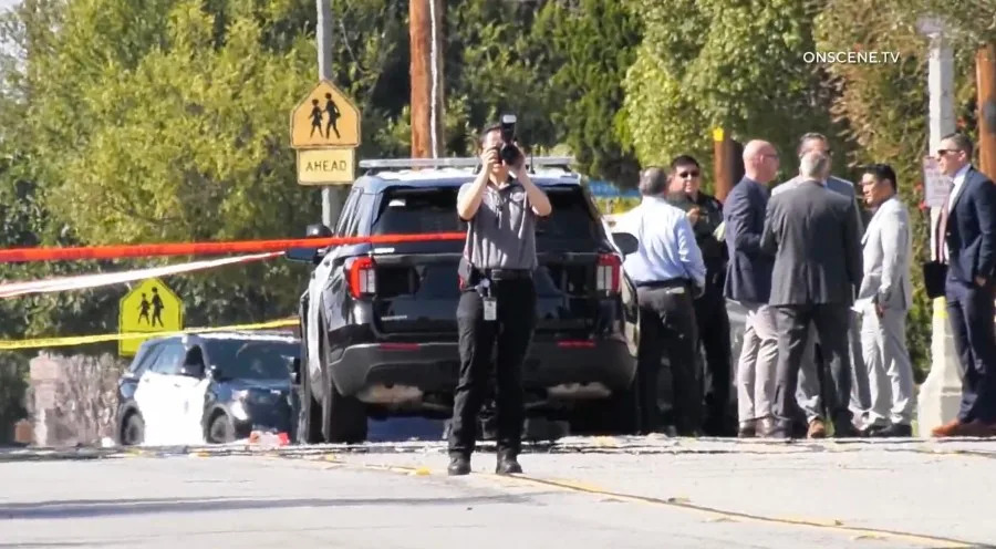 Off-duty Long Beach officer opens fire on robbery suspects, police say