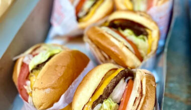 Midwest burger chain targets California, taking on In-N-Out